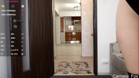 Snapshot of carmela_fox chatting on 12-19-25, 09:27 Carmela online show from 12-19-25, 09:27