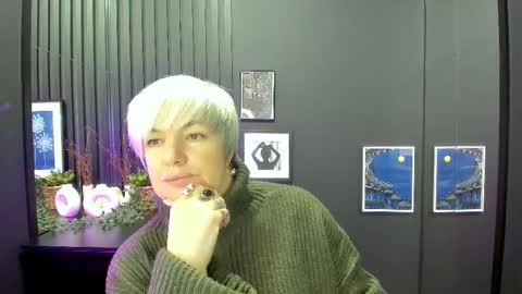 Carmen online show from 12-21-25, 08:38