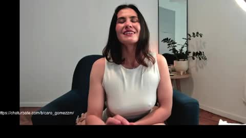 Snapshot of caro_gomezzm chatting on 05-27-26, 05:54 carolina online show from 05-27-26, 05:54