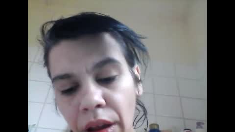 Snapshot of caroisback chatting on 10-14-25, 10:27 caroisback online show from 10-14-25, 10:27