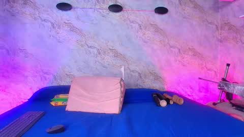 Snapshot of carol_juiicy_ chatting on 11-01-25, 07:16 Carol online show from 11-01-25, 07:16