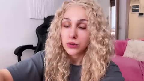 carol_may_ online show from 06-14-26, 05:31