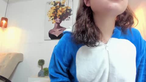 Snapshot of carol_pinter chatting on 01-21-25, 10:19 Carol  online show from 01-21-25, 10:19