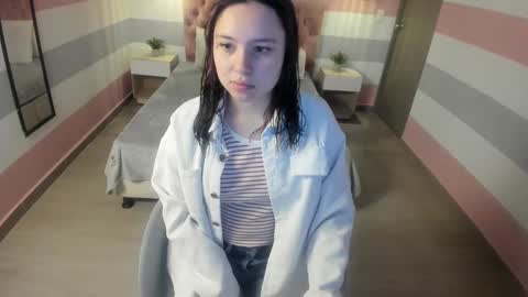 Snapshot of carol_pinter chatting on 02-14-25, 12:14 Carol  online show from 02-14-25, 12:14