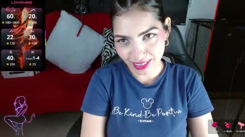 Caroline online show from 05-04-26, 02:02