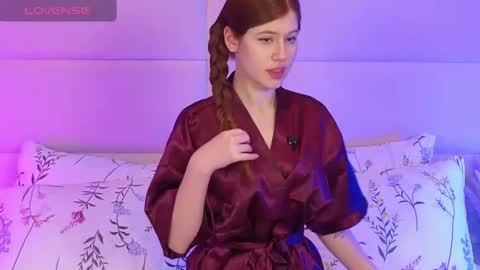 carolainemyers online show from 12-04-25, 05:43