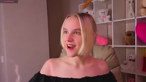 Snapshot of carolin_miller chatting on 09-15-25, 08:14 Carol online show from 09-15-25, 08:14