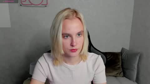 Snapshot of carolin_miller chatting on 09-16-25, 07:42 Carol online show from 09-16-25, 07:42