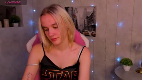 Snapshot of carolin_miller chatting on 09-27-25, 08:30 Carol online show from 09-27-25, 08:30