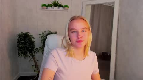 Snapshot of carolin_miller chatting on 09-29-25, 08:41 Carol online show from 09-29-25, 08:41