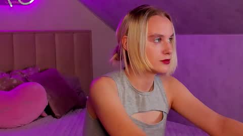 Snapshot of carolin_miller chatting on 10-21-25, 05:41 Carol online show from 10-21-25, 05:41