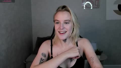 Snapshot of carolin_miller chatting on 11-07-25, 08:58 Carol online show from 11-07-25, 08:58