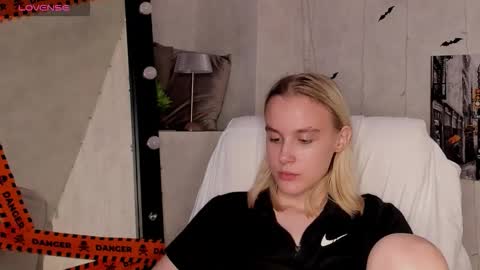 Snapshot of carolin_miller chatting on 11-13-25, 10:25 Carol online show from 11-13-25, 10:25