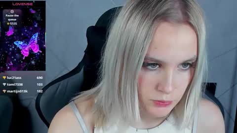 Snapshot of carolin_miller chatting on 12-03-25, 09:46 Carol online show from 12-03-25, 09:46