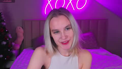 Snapshot of carolin_miller chatting on 12-15-25, 09:02 Carol online show from 12-15-25, 09:02