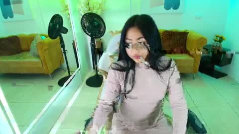 CAROLINA.  online show from 04-06-26, 12:50