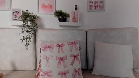 Carolina  online show from 03-09-25, 02:50