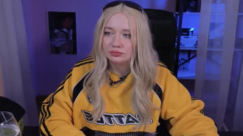 Mira online show from 10-25-25, 05:26