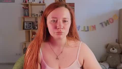 Snapshot of carolina_winter chatting on 06-23-26, 05:49 Mira online show from 06-23-26, 05:49