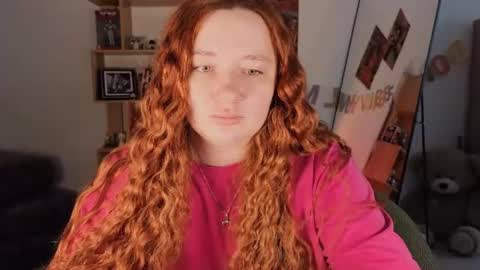 Snapshot of carolina_winter chatting on 07-22-26, 09:12 Mira online show from 07-22-26, 09:12