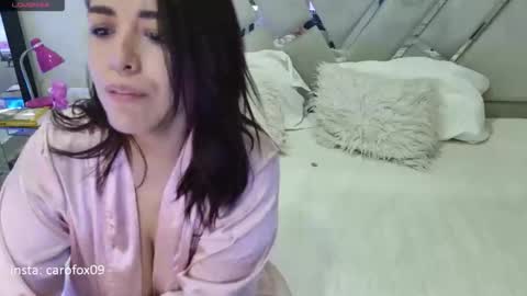 caroline online show from 04-25-26, 02:03