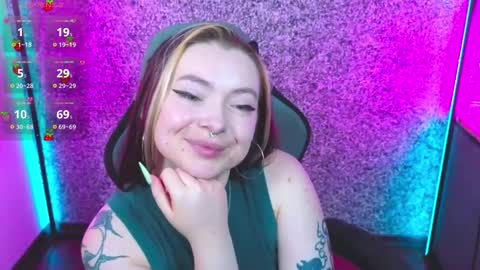 Snapshot of carolinareaperr chatting on 09-09-25, 09:42 Ask me better xx online show from 09-09-25, 09:42