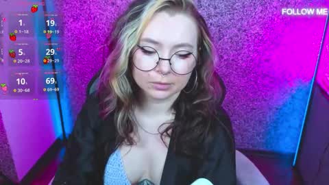 Snapshot of carolinareaperr chatting on 10-01-25, 10:43 Ask me better xx online show from 10-01-25, 10:43