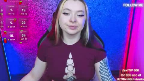 Snapshot of carolinareaperr chatting on 10-10-25, 12:04 Ask me better xx online show from 10-10-25, 12:04