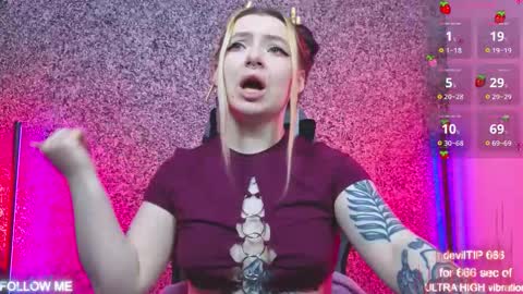 Snapshot of carolinareaperr chatting on 10-16-25, 12:06 Ask me better xx online show from 10-16-25, 12:06