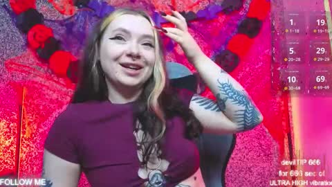 Snapshot of carolinareaperr chatting on 10-21-25, 12:50 Ask me better xx online show from 10-21-25, 12:50