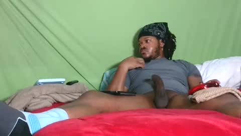 carolinayungin96 online show from 10-01-25, 05:19