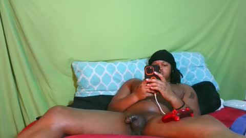 carolinayungin96 online show from 10-24-25, 12:30