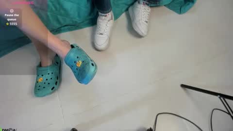 caroline daring online show from 10-10-25, 02:05