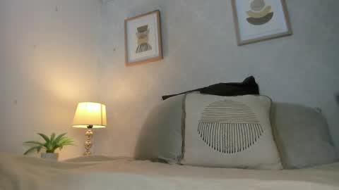 Snapshot of caroline_dh chatting on 05-04-26, 10:55 Caroline online show from 05-04-26, 10:55