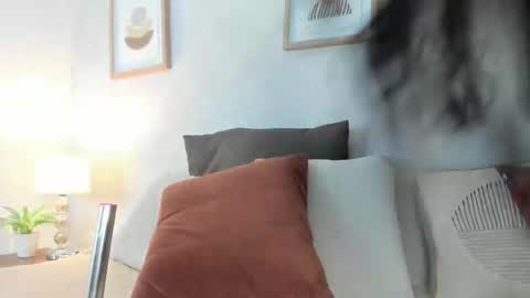 Snapshot of caroline_dh chatting on 05-25-26, 10:32 Caroline online show from 05-25-26, 10:32