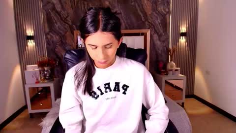 caroline_foster1 online show from 03-05-26, 12:12