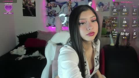 Snapshot of caroline_lenox chatting on 01-21-25, 09:57 Caroline Lenox online show from 01-21-25, 09:57