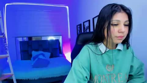 caroline_rodriguez_9 online show from 09-11-25, 03:17