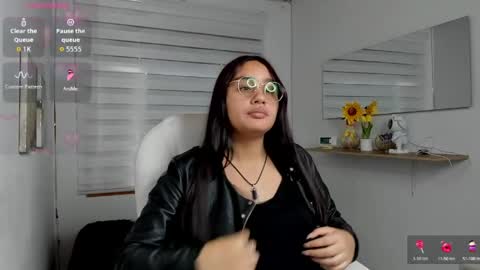 caroline_rodriguez_9 online show from 04-11-26, 07:40