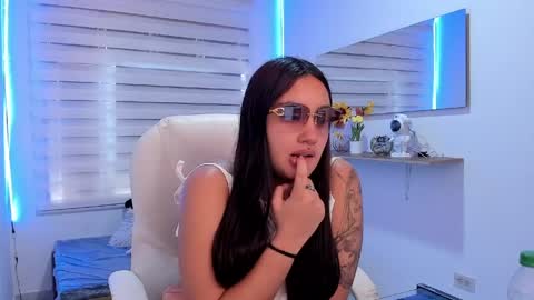 caroline_rodriguez_9 online show from 04-25-26, 08:06