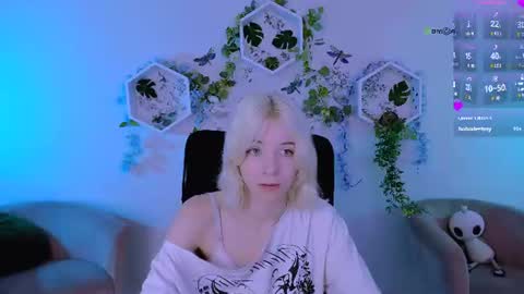Caroline online show from 07-28-26, 07:39