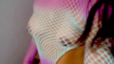 Snapshot of caroline_smit1 chatting on 03-09-26, 12:53 CAROLINES SMITH online show from 03-09-26, 12:53