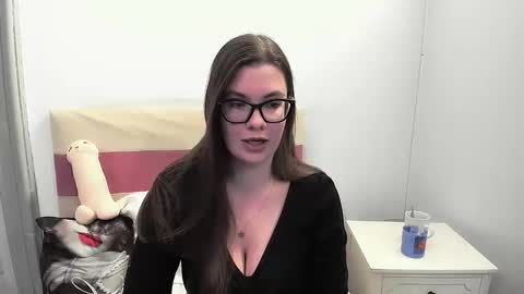 Snapshot of carolineamore chatting on 01-14-26, 04:12 CarolineAmore online show from 01-14-26, 04:12