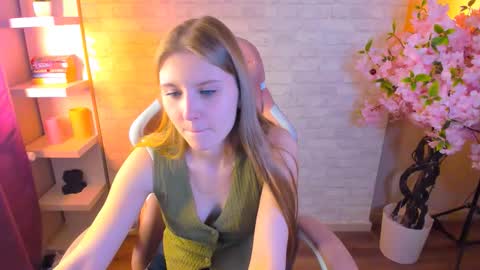 Caroline online show from 02-05-26, 08:19