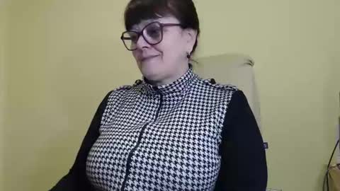 CarolineDream  online show from 10-27-25, 06:28