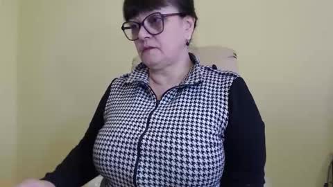 CarolineDream  online show from 10-29-25, 06:59