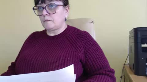 CarolineDream  online show from 11-12-25, 07:31