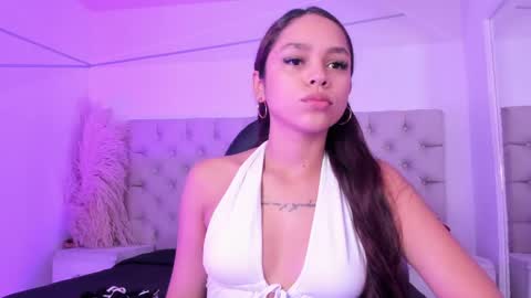 Snapshot of carolinefyre chatting on 05-03-26, 01:06 Caroline online show from 05-03-26, 01:06