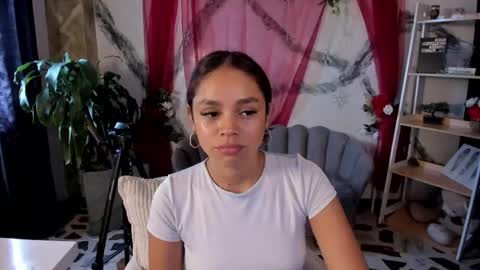 Snapshot of carolinefyre chatting on 05-31-26, 03:19 Caroline online show from 05-31-26, 03:19