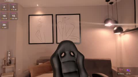 Snapshot of carolinegrace_ chatting on 01-14-25, 02:11 Caro online show from 01-14-25, 02:11